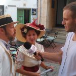El grup de teatre Es Quinze representa un gag en directe