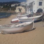 barques platja calella de palafrugell
