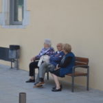avis gent gran tercera edat