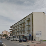 El bloc de l’Avinguda Catalunya de Sant Antoni de Calonge, desallotjat i tapiat