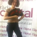 Paula Valls ens canta en directe des del Mercantil