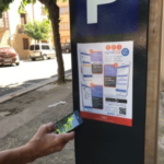 La zona blava de la Bisbal ja es pot pagar des del mòbil