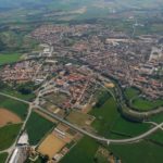 La previsió de grip disminueix al Baix Empordà Imatge aèria de la Bisbal d'Empordà