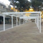 L’Ajuntament justifica les pèrgoles de Llafranc perquè substitueixen antics para-sols