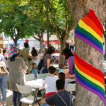 Santa Cristina contra l’homofòbia amb un jardí de colors Santa Cristina contra l'homofòbia