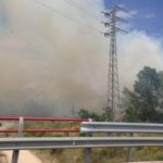Un incendi obliga a tallar la C-65 entre Llagostera i Santa Cristina d’Aro