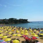 Els CDR canvien les creus pels para-sols grocs a la Fosca