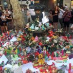 Així commemoren el primer any de les víctimes del 17A als municipis del Baix Empordà Font de Canaletes després de l'Atemptat a la Rambla de Barcelona