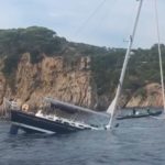 S’enfonsa un veler prop de la Cala Estreta