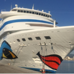 Un creuer de mil passatgers arriba al Port de Palamós Creuer Aidacara Port de Palamós