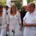 Elsa Artadi: “És un plaer i un honor” firmar el llibre de visites de Begur Elsa Artadi i Joan Loureiro a la Fira d'Indians de Begur | Imatge de l'Ajuntament de Begur