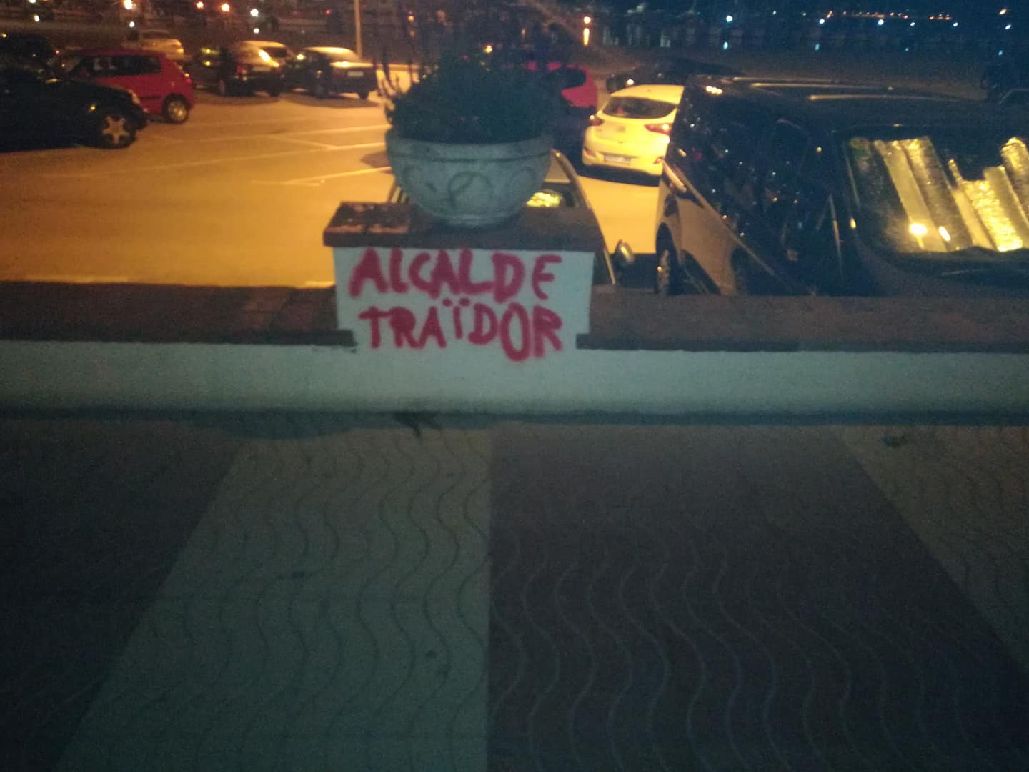 Pintades feixistes al Jardí 1 d&#039;Octubre de Palamós | Imatge del CDR Palamós Calonge