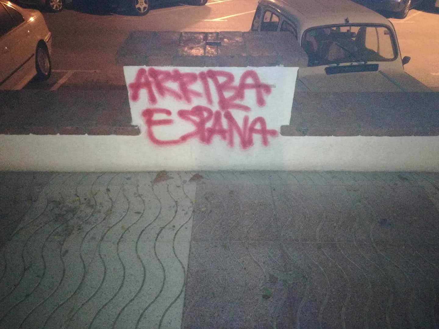 Pintades feixistes al Jardí 1 d&#039;Octubre de Palamós | Imatge del CDR Palamós Calonge