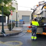 Torroella neteja els desguassos per evacuar bé les aigües plujanes