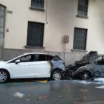 Cremen diversos cotxes al Carrer Agustí Font de la Bisbal Els cotxes cremats al Carrer Agustí Font de la Bisbal d'Empordà | Imatg d'Anna Pascual