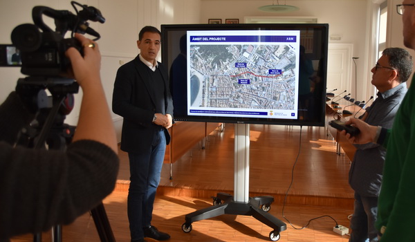 Alcalde Carles Motas durant la presentació del cobriment de la Riera de Sant Amanç