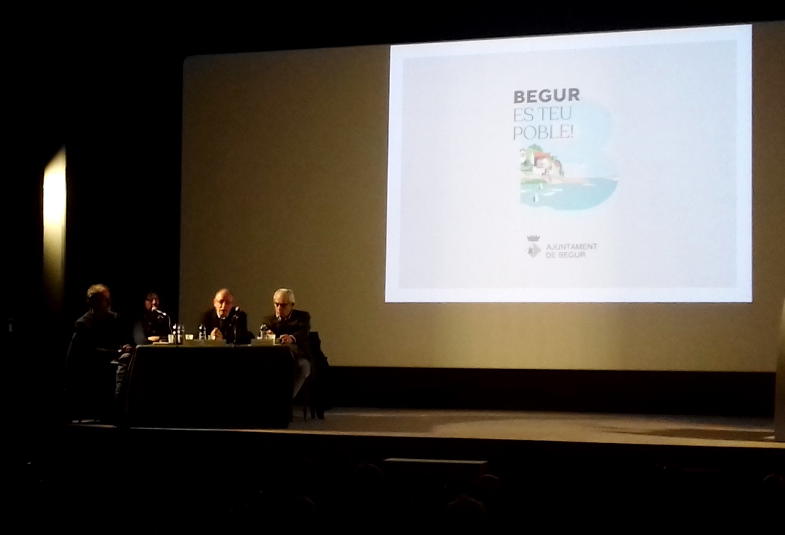 Fotografia de la reunió informativa dels projectes urbanístics de Begur