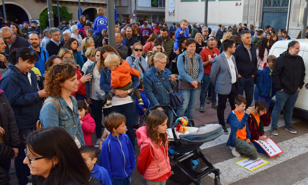 Manifestació Escola Gaziel a Sant Feliu de Guíxols