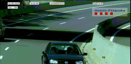 Vehicle infractor que circulava a 175 km/h en un espai limitat a 80 km/h | Imatge dels Mossos d'Esquadra