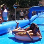 Torna el tobogan d’aigua urbà a Begur