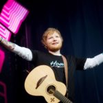 Apareix una estàtua gegant d’Ed Sheeran a Moscou apareix-una-estatua-gegant-d’ed-sheeran-a-moscou