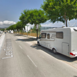 Desallotgen caravanes de la zona dels Estanys que estacionaven a solars privats