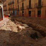 Les obres del casc antic fan aflorar part de la muralla medieval Muralla medieval de la Bisbal