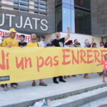 Un jutjat investiga quatre persones per un enfrontament verbal quan penjaven llaços grocs a Palamós