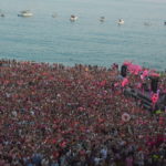 GALERIA | “Marea rosa” de més de 10.000 persones a la Diverbeach de Sant Antoni