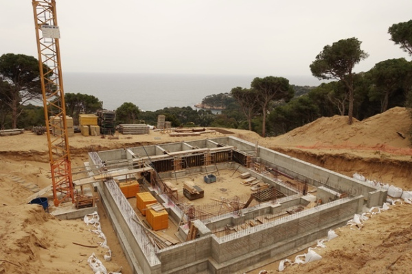 Zona de construcció de Montcal 2 a Aiguablava al municipi de Begur | Imatge de SOS Aiguafreda