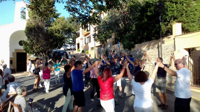 privat:-una-audicio-de-sardanes-clou-la-festa-de-sant-ramon-de-begur