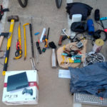 Tres detinguts per fer saquejos a cotxes a l’aparcament de la platja de Castell