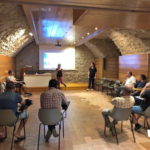 Una setantena de persones que busquen feina participen en el primer speed dating laboral a Torroella