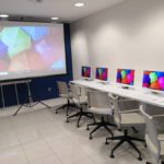 El Consell de la Gent Gran de Palafrugell inaugura una aula d’informàtica privat:-el-consell-de-la-gent-gran-de-palafrugell-inaugura-una-aula-d’informatica-amb-20-ordinadors,-un-d’ells-portatil-i-un-projector