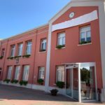 Junts, PSC, Republicans i PP demanen un Ple Extraordinari a Calonge per proposar un pla de xoc contra la COVID-19 Pancarta dels presos a l'Ajuntament de Calonge