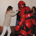 privat:-una-vintena-de-dones-de-santa-cristina-aprenen-a-repellir-una-agressio-masclista