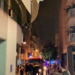 Un incendi a Palamós obliga a enviar sis menors a l’hospital