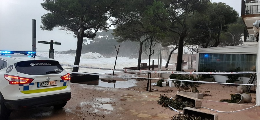privat:-l’ajuntament-de-palafrugell-decreta-un-dia-de-dol-pel-mort-provocat-pel-temporal-gloria