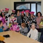 Els Carnestoltes de Santa Cristina visiten la gent gran del poble privat:-els-carnestoltes,-amb-la-gent-gran