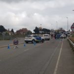 Controls policials al Baix Empordà per controlar el moviment de persones i tancar locals