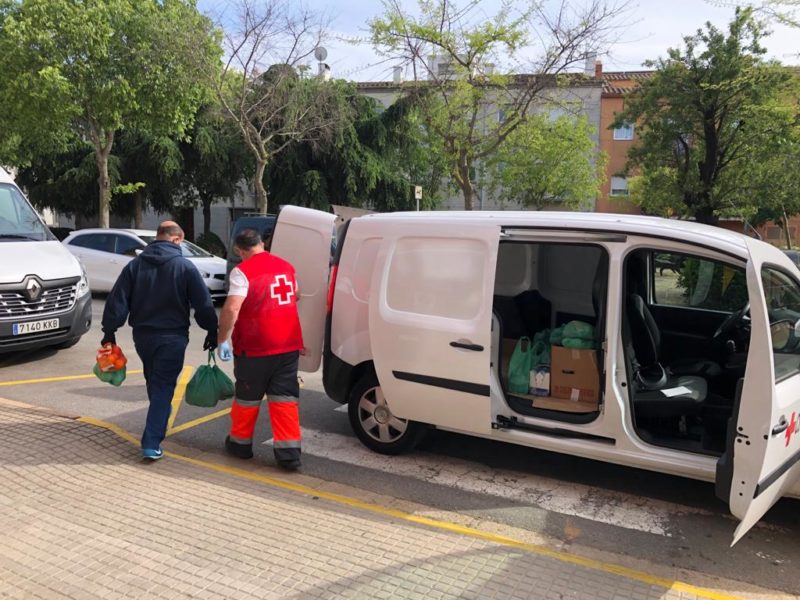 El Centre de Distribució d'Aliments de Palafrugell reparteix a domicili durant la crisi del coronavirus | Imatge de l'Ajuntament