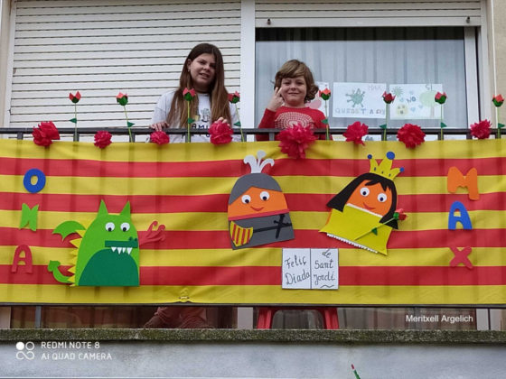 Sant Jordi 2020 en confinament a la Bisbal | Imatge compartida pel consistori