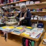 Com podeu comprar llibres per Sant Jordi al Baix Empordà? Llibreria Cucut preparant aquest Sant Jordi