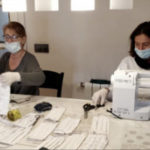 privat:-una-quarantena-de-dones-cus-solidariament-mes-de-10.000-mascaretes-a-la-bisbal-d’emporda