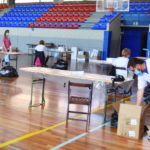 privat:-l’ajuntament-ha-comencat-la-preparacio-de-les-10.000-mascaretes-que-enviara-a-nenes-i-nens-de-sant-feliu-a-partir-de-dema