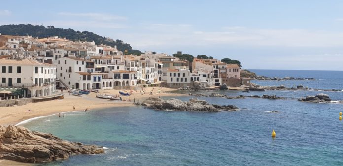 Calella de Palafrugell el primer dia de la fase 2 del desconfinament al Baix Empordà