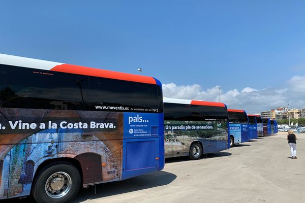 privat:-una-flota-de-vint-autobusos-de-moventis-promocionara-la-costa-brava-a-catalunya