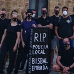 Marxa fúnebre del cos policial de la Bisbal d’Empordà per criticar les seves condicions laborals