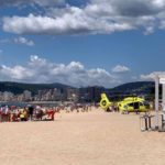 Evacuada en helicòpter una dona a punt d’ofegar-se a la platja Gran de Palamós Evacuen una dona de 88 anys de la platja gran de Palamós | Imatge de Jaume Pahissa
