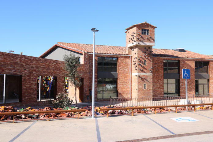 Pla obert del Museu Terracota des de l'exterior aquest dijous 6 de febrer de 2020 a la Bisbal d'Empordà. (Horitzontal)